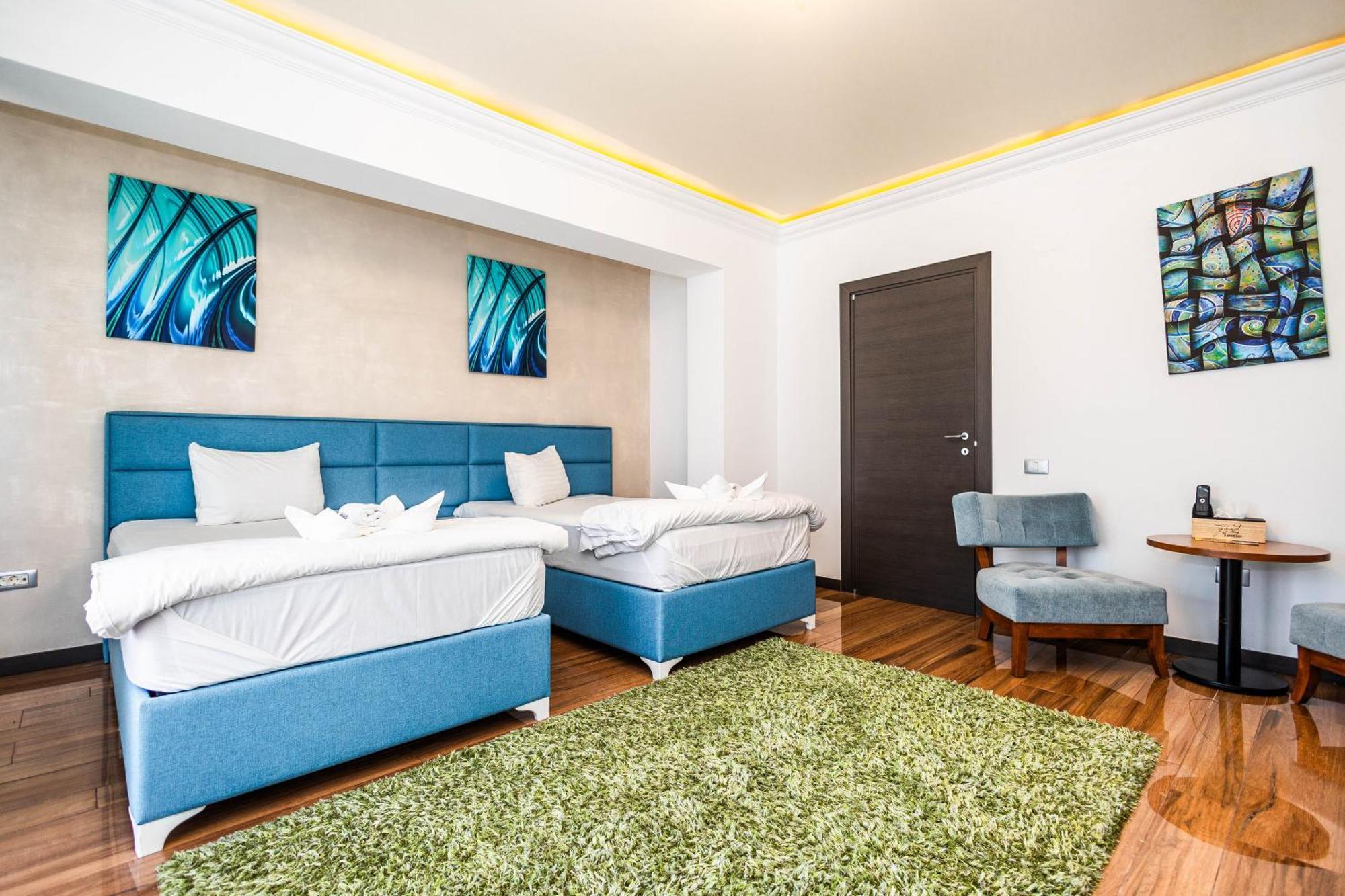 Star Light White Tower Apartament *